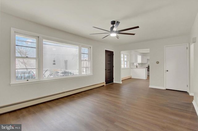 108 S HICKORY LN, New Oxford, PA 17350