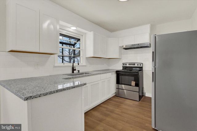 108 S HICKORY LN, New Oxford, PA 17350