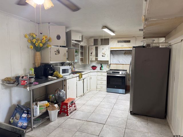 1428 Easy St, Tyler, TX 75701
