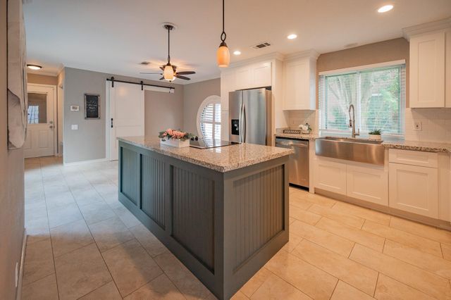 4322 Shady Springs Drive, Pasadena, TX 77586
