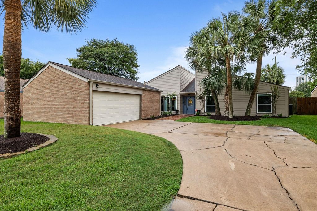 4322 Shady Springs Drive, Pasadena, TX 77586