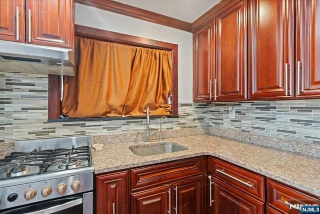 436 Undercliff Avenue, Edgewater, NJ 07020