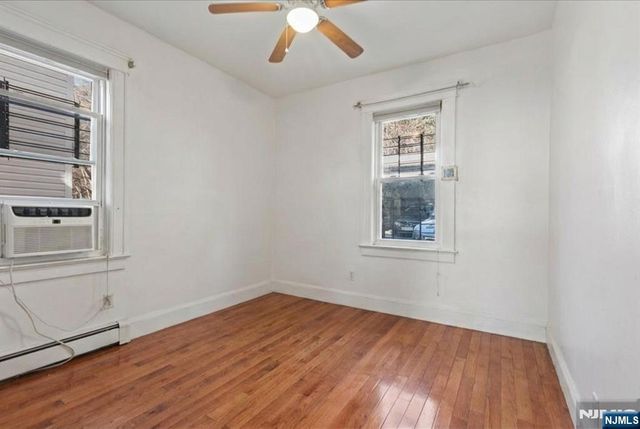 436 Undercliff Avenue, Edgewater, NJ 07020