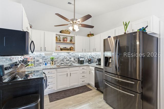 212 Middle Rd, Beaufort, SC 29907