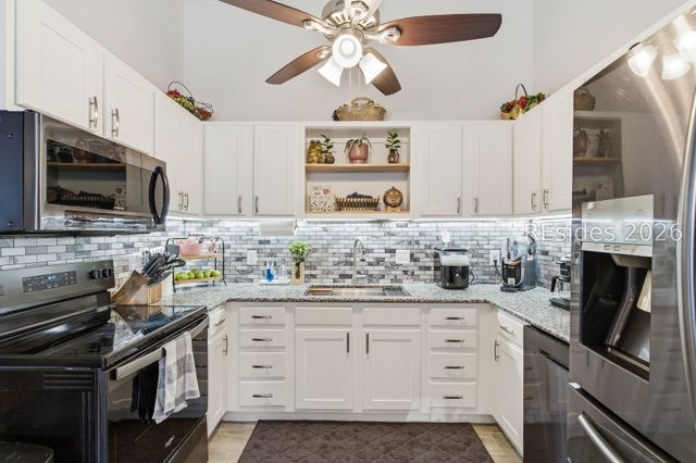 212 Middle Rd, Beaufort, SC 29907