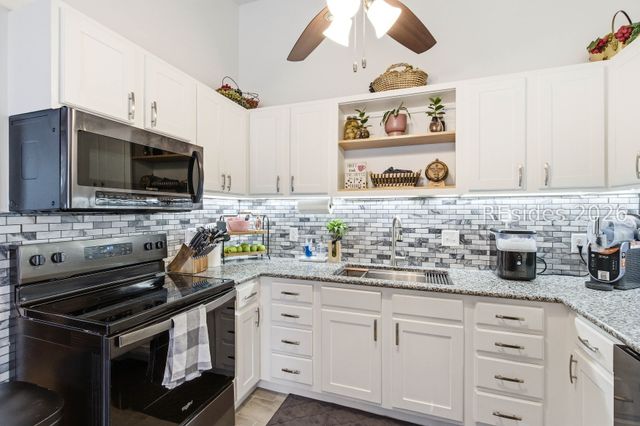 212 Middle Rd, Beaufort, SC 29907