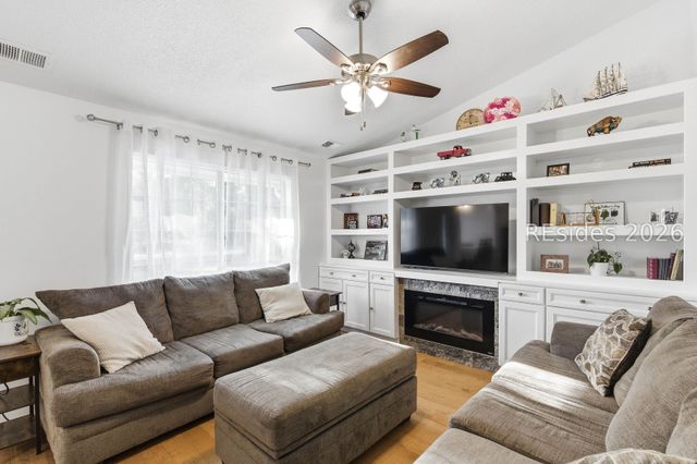 212 Middle Rd, Beaufort, SC 29907