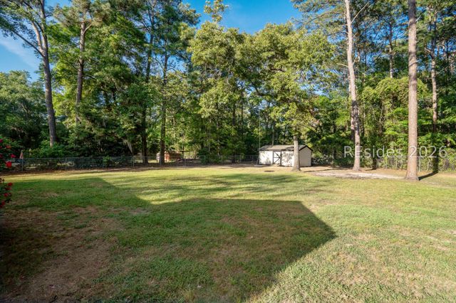 212 Middle Rd, Beaufort, SC 29907