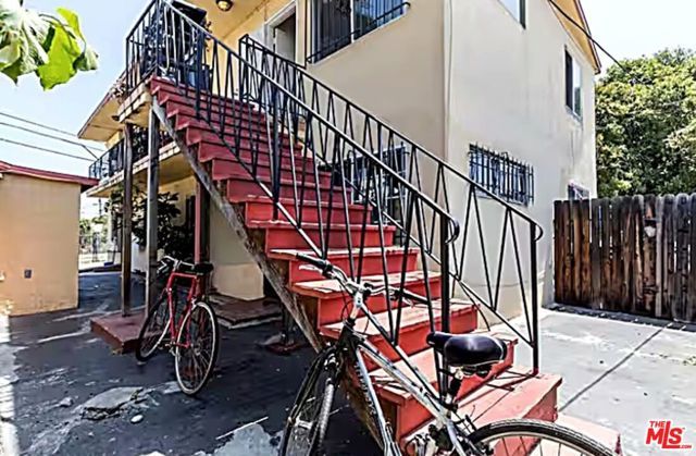 1800 Carmona Avenue, Los Angeles, CA 90019