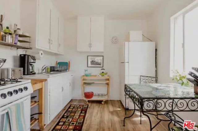 1800 Carmona Avenue, Los Angeles, CA 90019