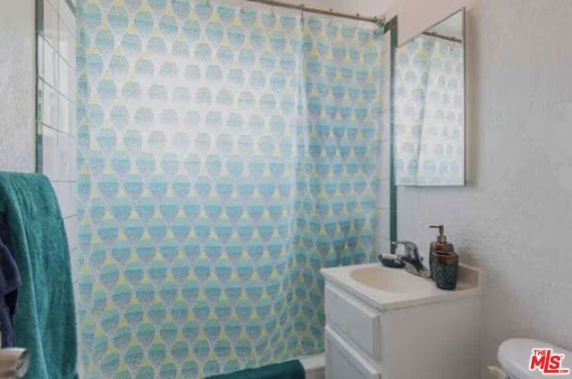 1800 Carmona Avenue, Los Angeles, CA 90019