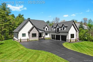 910 Hill Hollow Lane, Milford Village, MI 48381