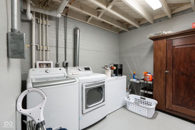 8424 E 56th Street, Indianapolis, IN 46216