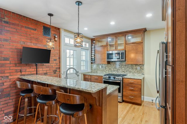 8424 E 56th Street, Indianapolis, IN 46216