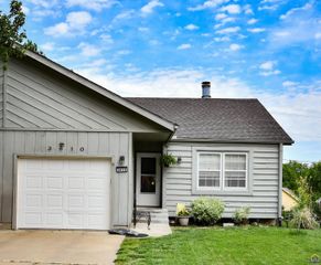 3610 SW Eveningside DR, Topeka, KS 66614