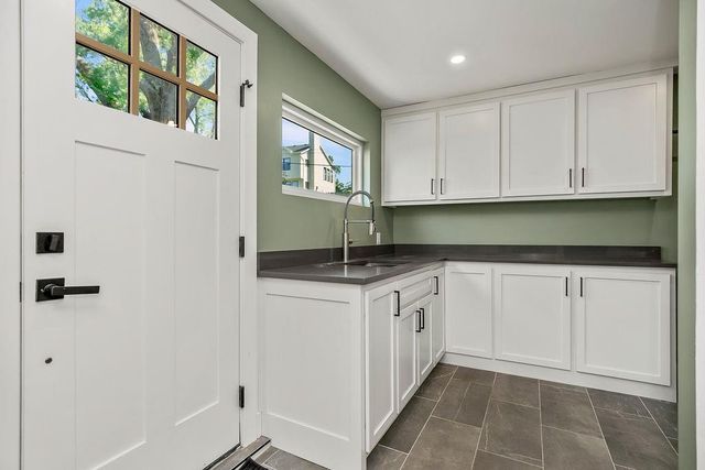 2905 W 73rd Street, Prairie Village, KS 66208