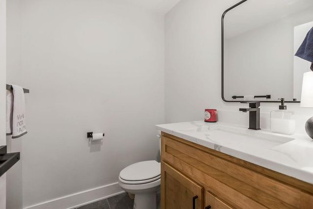 2905 W 73rd Street, Prairie Village, KS 66208
