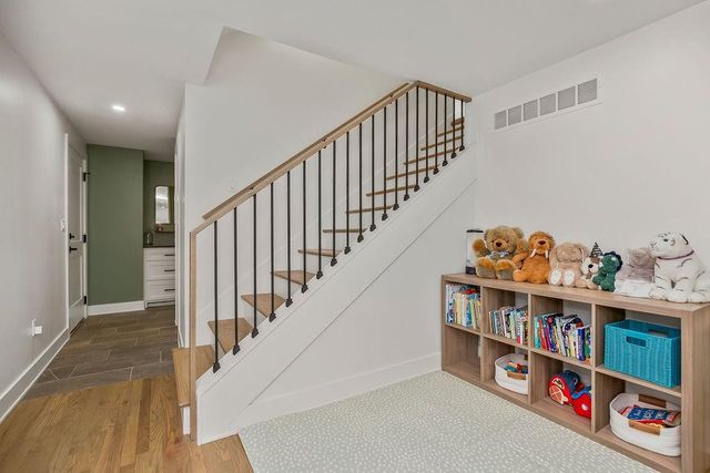 2905 W 73rd Street, Prairie Village, KS 66208