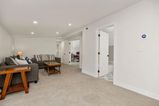 2905 W 73rd Street, Prairie Village, KS 66208