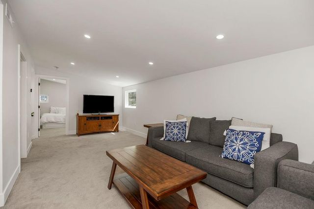 2905 W 73rd Street, Prairie Village, KS 66208