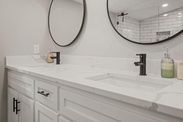 2905 W 73rd Street, Prairie Village, KS 66208