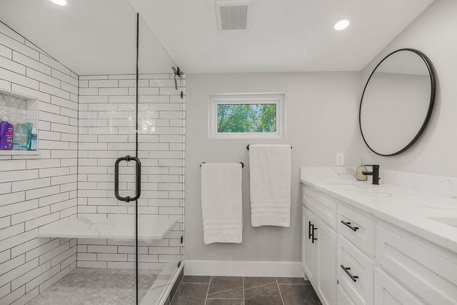 2905 W 73rd Street, Prairie Village, KS 66208