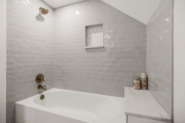 2905 W 73rd Street, Prairie Village, KS 66208