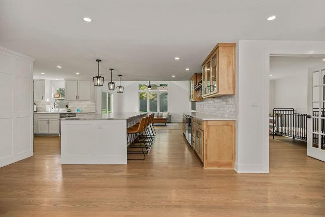 2905 W 73rd Street, Prairie Village, KS 66208