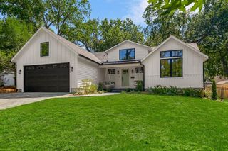 2905 W 73rd Street, Prairie Village, KS 66208