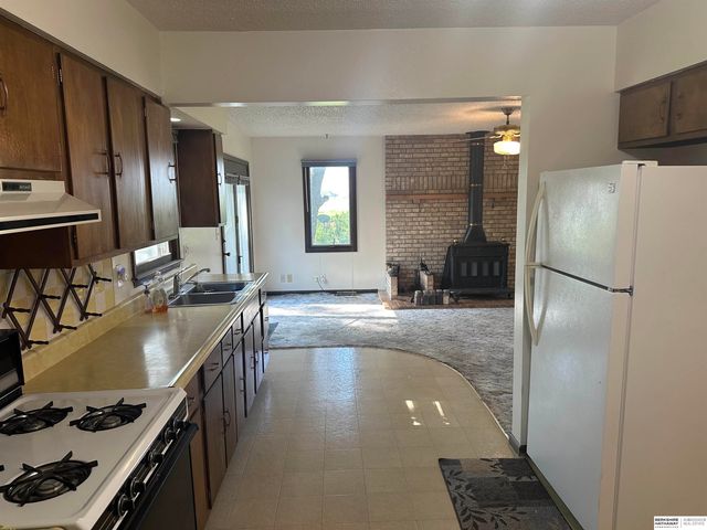 909 G Street, Eagle, NE 68347