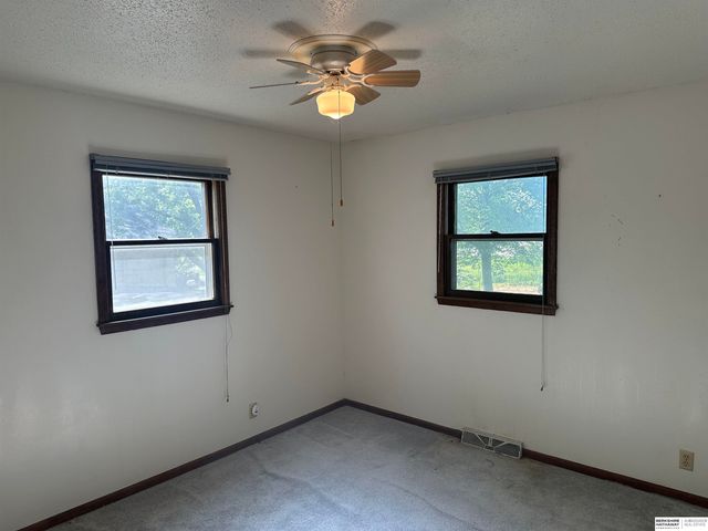 909 G Street, Eagle, NE 68347