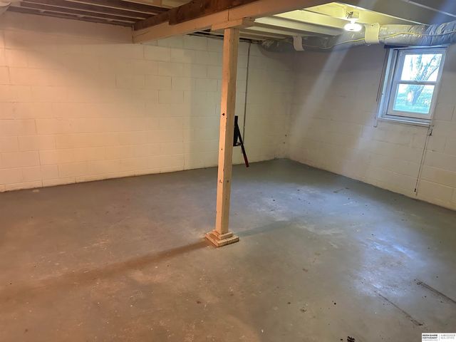 909 G Street, Eagle, NE 68347