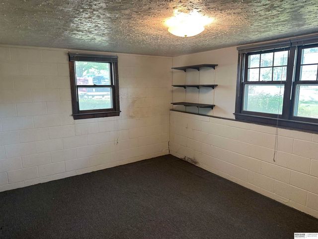 909 G Street, Eagle, NE 68347