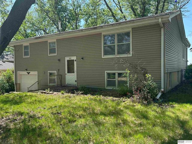 909 G Street, Eagle, NE 68347