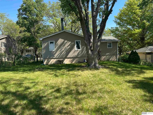 909 G Street, Eagle, NE 68347