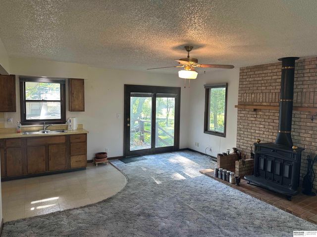 909 G Street, Eagle, NE 68347