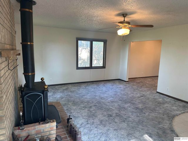 909 G Street, Eagle, NE 68347