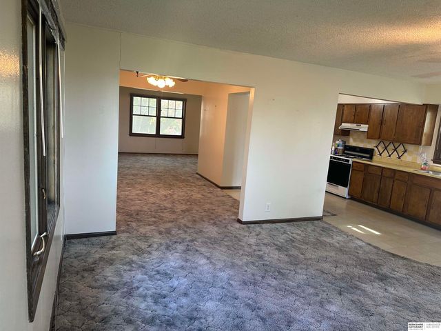 909 G Street, Eagle, NE 68347