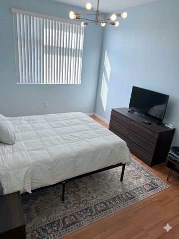 140 S Dixie Hwy 1035, Hollywood, FL 33020