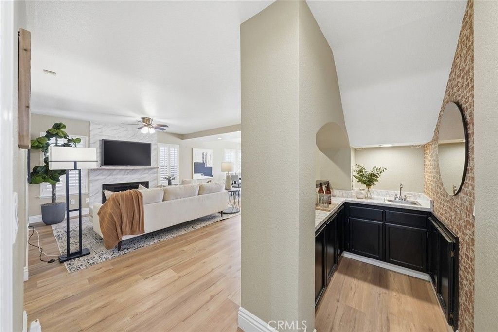 Image 12 of property listing at 17350 Summer Oak Pl, Yorba Linda, CA 92886