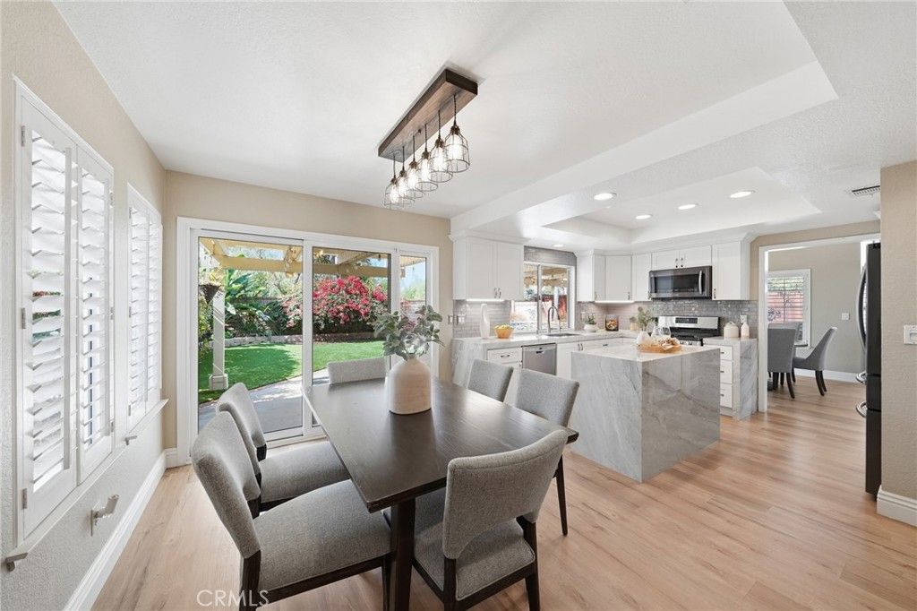 Image 17 of property listing at 17350 Summer Oak Pl, Yorba Linda, CA 92886