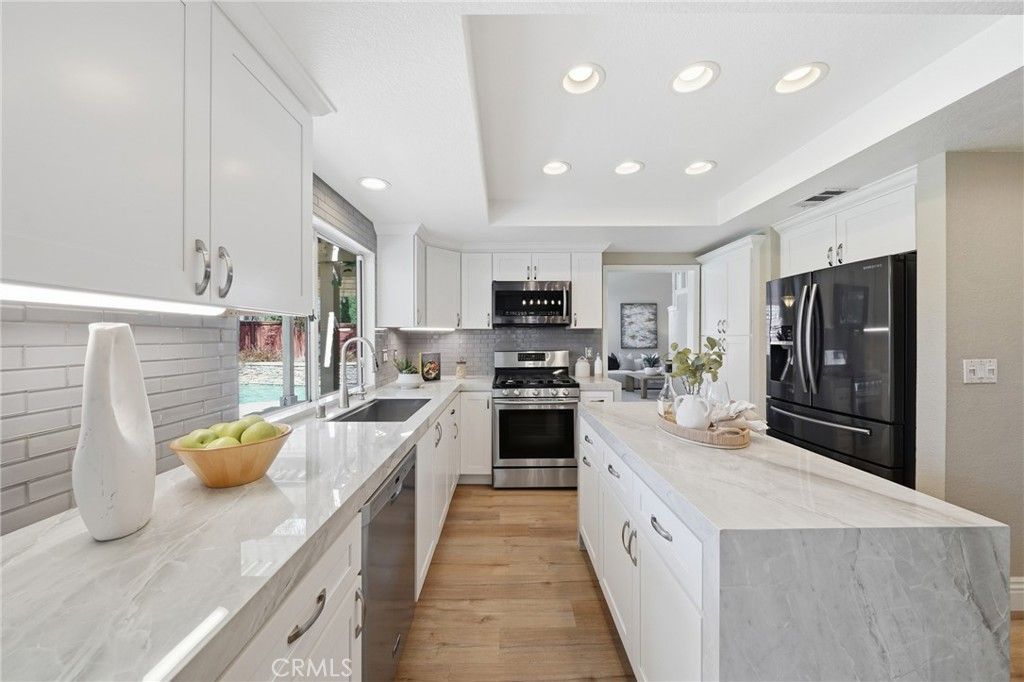 Image 20 of property listing at 17350 Summer Oak Pl, Yorba Linda, CA 92886