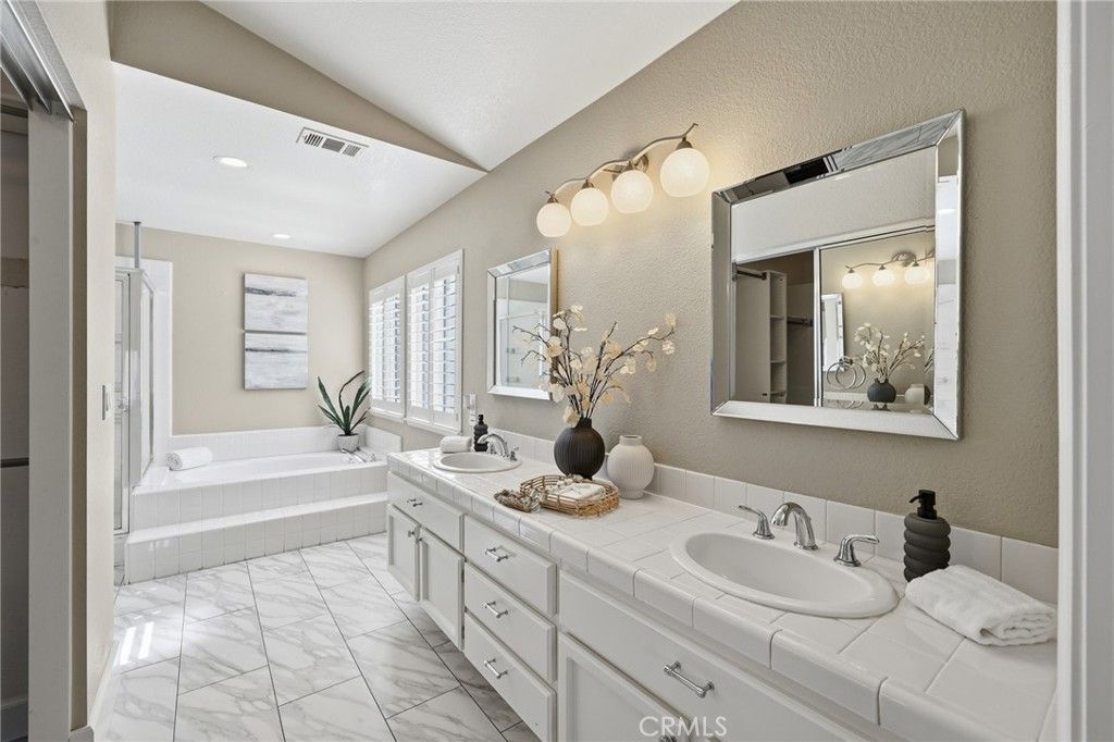 Image 30 of property listing at 17350 Summer Oak Pl, Yorba Linda, CA 92886