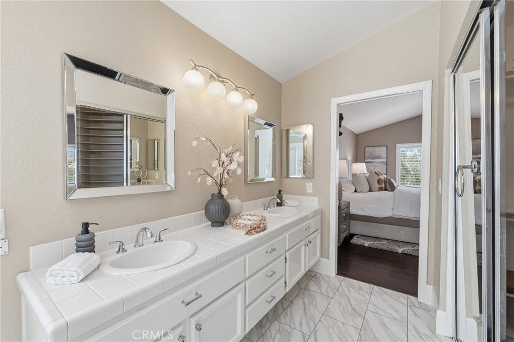 Image 31 of property listing at 17350 Summer Oak Pl, Yorba Linda, CA 92886