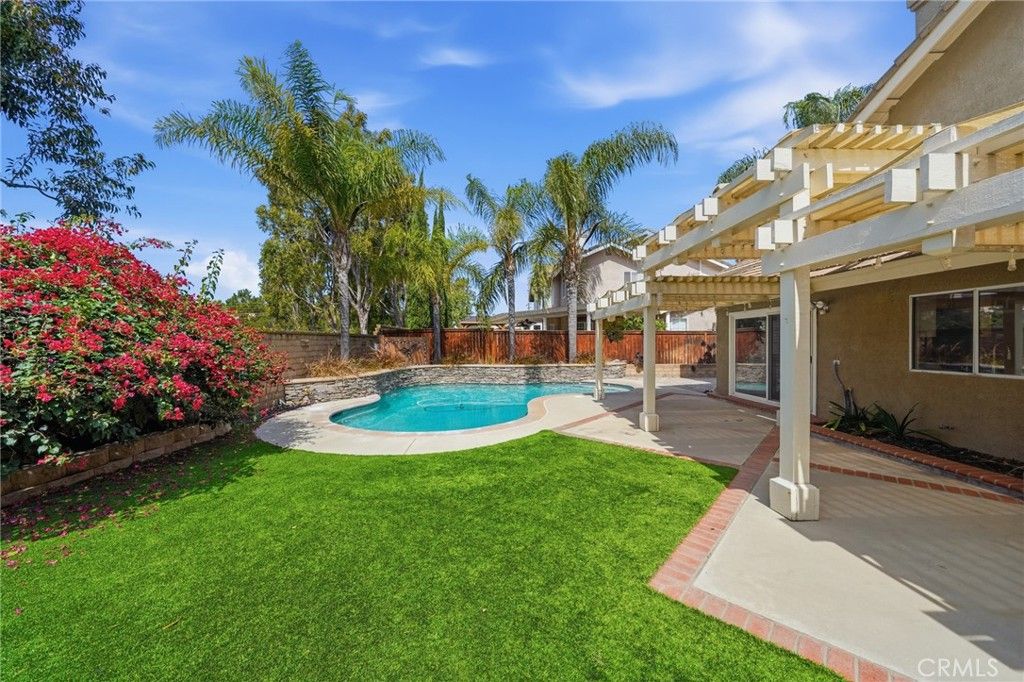 Image 45 of property listing at 17350 Summer Oak Pl, Yorba Linda, CA 92886