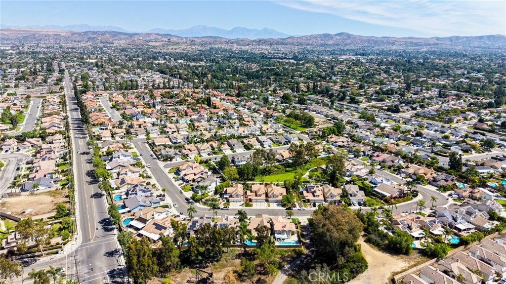 Image 50 of property listing at 17350 Summer Oak Pl, Yorba Linda, CA 92886