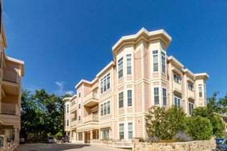 69 Bolton Street 101, Cambridge, MA 02140