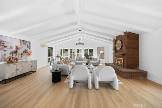 12 Oakdale, Irvine, CA 92604