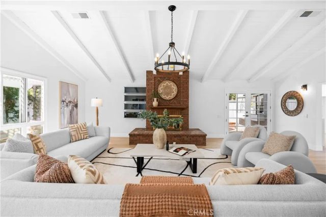 12 Oakdale, Irvine, CA 92604