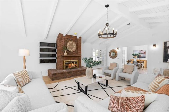 12 Oakdale, Irvine, CA 92604